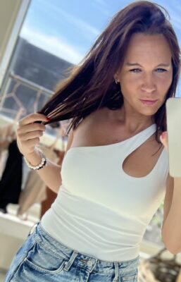 Kaventava body MIA (valkoinen)